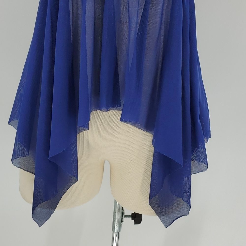 Beautiful blue bathing suit top  by Venus. Size 4. Haulter‎ style. - Picture 3 of 9